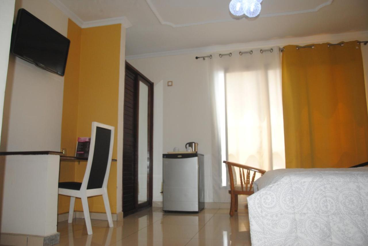 Serena Hotel Douala Esterno foto