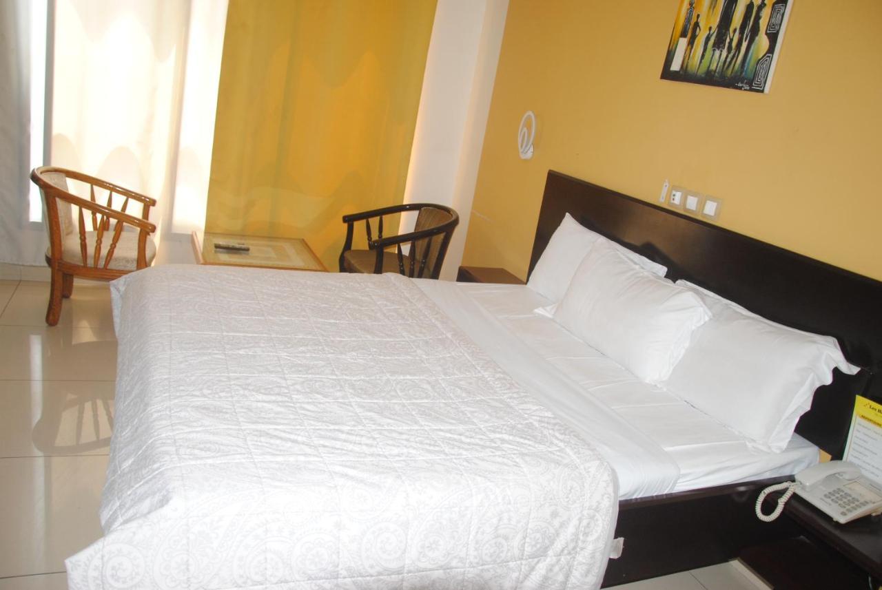 Serena Hotel Douala Esterno foto