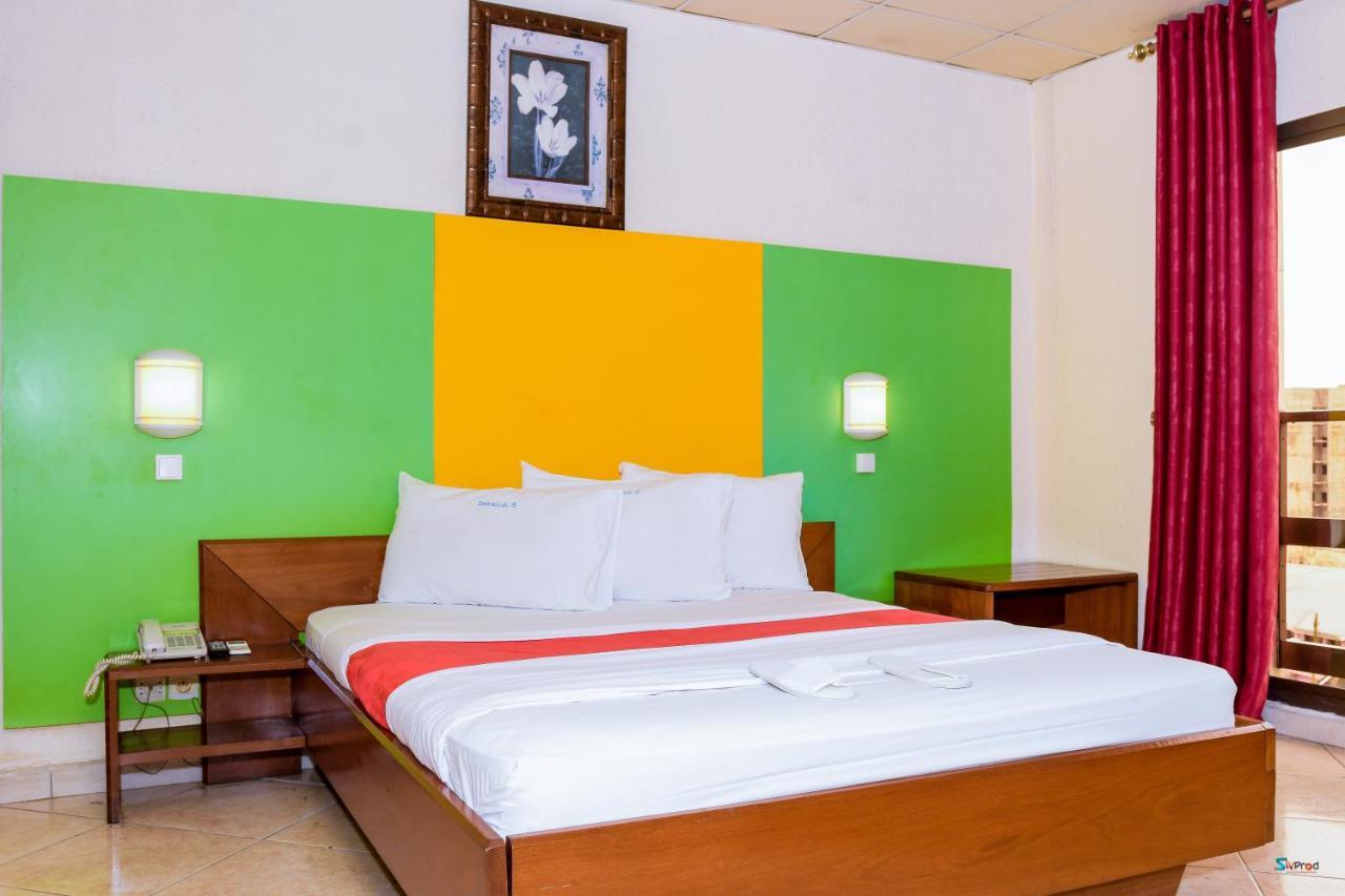 Serena Hotel Douala Esterno foto